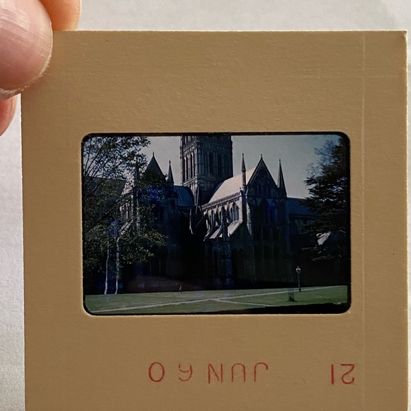 15 Kodachrome Transparency Slides from 1960 England - Picture 13 of 16